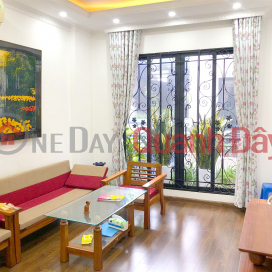 Private house facing Tran Thai Tong alley. The three-story alley avoids each other. Near car. Spacious 63m2* Area 4m _0