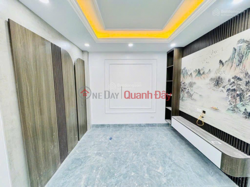 The house is located in a busy residential area, near the market, inter-level school, suitable for families with small children. Sales Listings