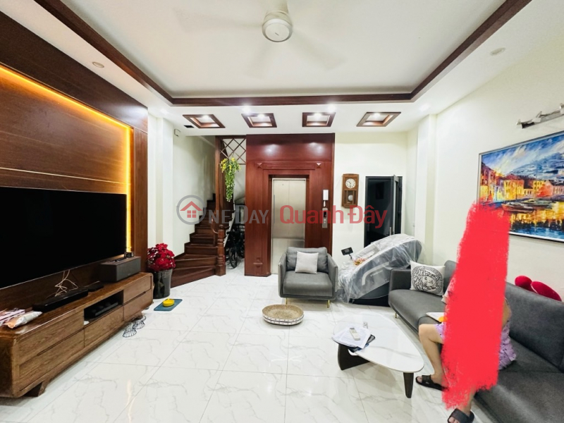 Tay Son 6 floors elevator, near flower garden, 1 house on the street, near University Sales Listings