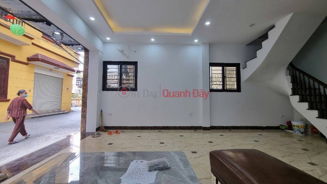 HOANG QUOC VIET 51M x6 FLOORS ELEVATOR - 21 BILLION, CAR PARKING AWAY, ALLEY FOR BUSINESS Sales Listings