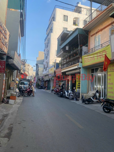 Property Search Vietnam | OneDay | Residential, Sales Listings | HOUSE IN DONG NGAC - BAC TU LIEM - AREA 60M2 - 3 FLOORS - FRONTAGE 10M - PRICE 11 BILLION - CAR AVOIDANCE ALLEY - CORNER LOT