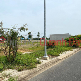 The owner is strapped for money and needs to sell the land lot in Phu An Thanh Industrial Park at a loss of 750 million _0