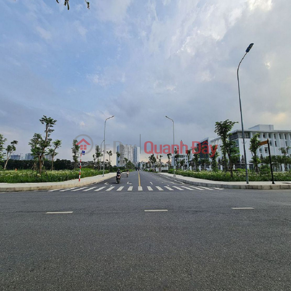 Property Search Vietnam | OneDay | Residential Sales Listings | 5-story house with a rooftop terrace for sale, elevator, car access, located in Viet Hung, Long Bien, Hanoi. Contact 0989894845