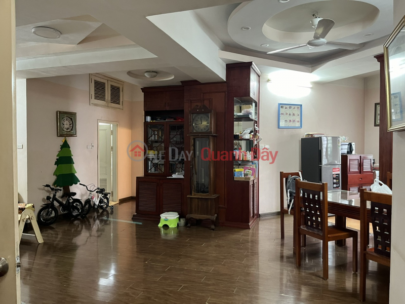 Property Search Vietnam | OneDay | Nhà ở | Niêm yết bán | Chính chủ bán chung cư D5 Trần Thái Tông, Khu đô thị Cầu Giấy, Hà Nội, full nội thất, 146m2, 3N, 3VS,