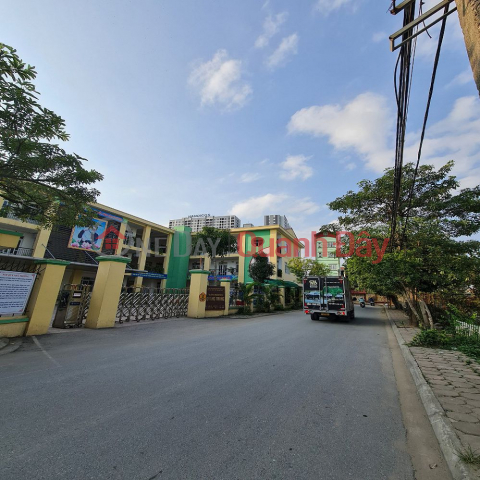 40m2 of land in Trau Quy, Gia Lam, Hanoi. 4m x 10m. The road in front of the house is 3.5m. Contact 0989894845 _0