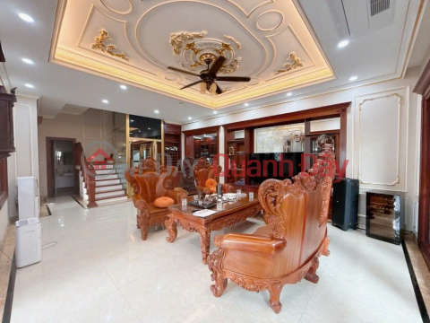 HOUSE FOR SALE IN HOANG QUOC VIET, LOT, BUSINESS SIDEWALK, CAR ACCESS, 2 OPEN WARDS, 85M2, OVER 28 BILLION _0