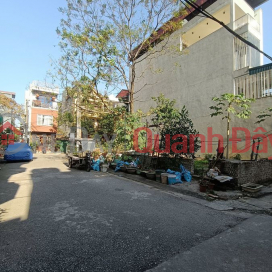 Land for sale on Ngo Gia Tu Street - Corner plot, alley accessible by car, 73 m2, Long Bien, Hanoi. Price: 15.9 billion VND. _0