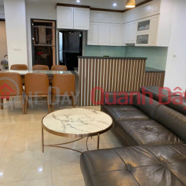 Pass lại tổ ấm 3PN 111m2 Vinhomes D'Capitale tòa C6 tầng trung đẹp, view thành phố thoáng! _0