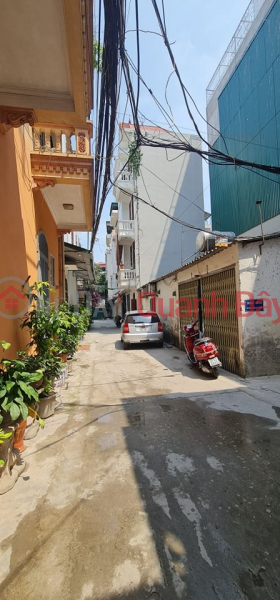 NGOC THUY LAND, BEAUTIFUL SPECIFICATIONS, ANGLE Plot, AVOID VEHICLES IN ALL DIRECTIONs, NEIGHBORS IN KHAI SON Urban Area, Near the Lake Sales Listings