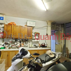 274 Lê Duẩn, 41m 4 tầng chỉ 7,6 tỷ, nở hậu, sát phố _0