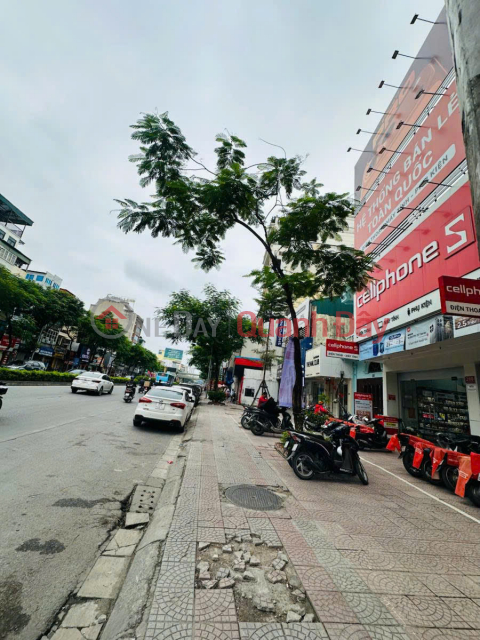 HOUSE FOR SALE ON NGUYEN VAN CU STREET - CENTER OF LONG BIEN _0