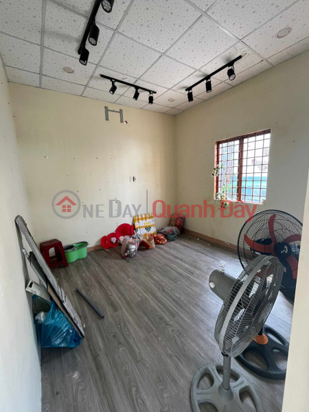 ₫ 5 Million/ month, SPACE FOR RENT ON THE 3rd FLOOR, CENTRAL FRONT OF HAM NGHI STREET