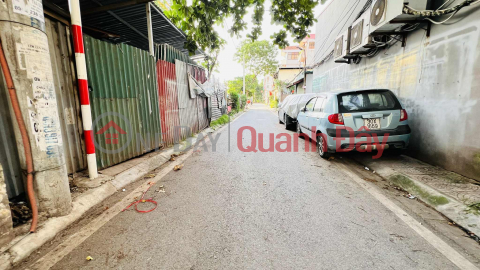 House for sale in Duc Giang, 80m2, sidewalk, 2 sides for cars to avoid, 300m from Dong Tru bridge _0