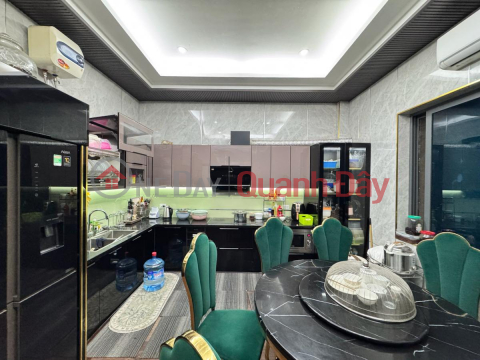 Bán nhà mặt phố Phùng Hưng, 55m2, 3 tầng, mặt tiền 3.5m, giá 32.5 tỉ, cho thuê 45 tr/tháng _0