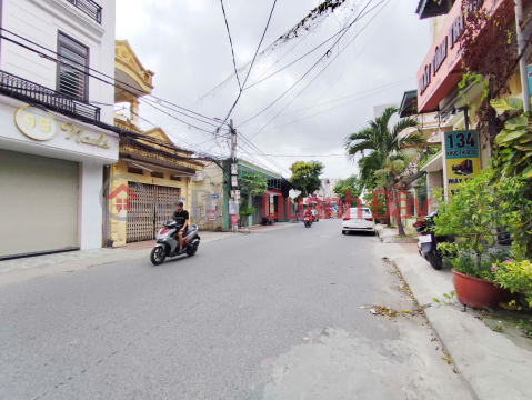 Land plot on Khuc Thua Du street - 90m² - 4.5m frontage - extremely rare - beautiful location _0
