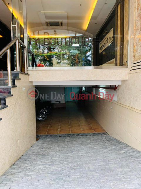 Bán Tòa Khách Sạn Phố Trần Duy Hưng,Ngõ Ôtô View hồ 150m/7Tầng (Có Hầm) 68 Tỷ _0