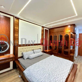 nguyễn khang 36m x7 tầng thang máy 13,6 tỷ gần phố,vf3 đỗ cửa,ngõ thông _0