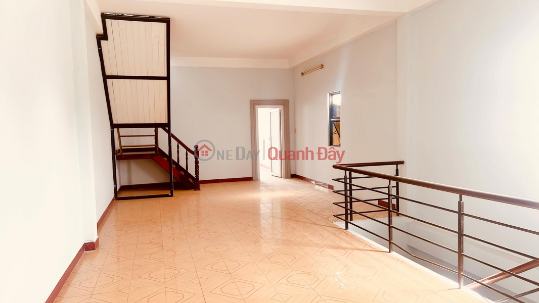 The owner rents a house with frontage 1 ground 2 floors Nguyen Duy Trinh street Rental Listings