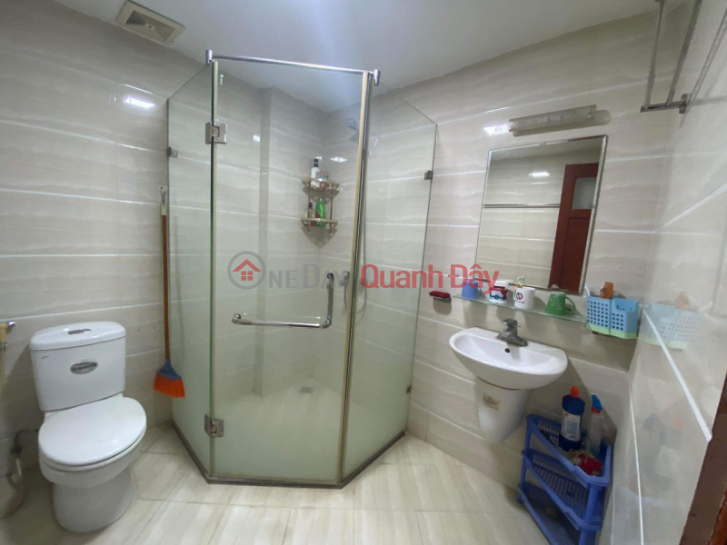 đ 20 Million/ month Whole house for rent in Chua Lang street, Dong Da 45m, 5 floors, 7 bedrooms. Business. 20 million