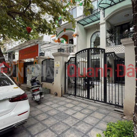 Nguyen Huu Tho, gate of prosperity, cars avoid, sidewalk, ideal facade, _0