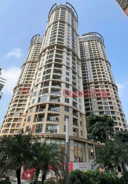 Owner selling 2-bedroom apartment at The Queen 360 Giai Phong - 76m2 - Full amenities - Great price at only 7 billion VND. Sales Listings