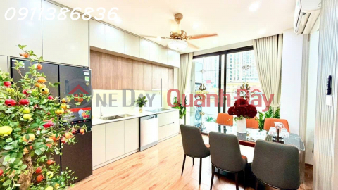 Chung cư F5 Trung Kính 60m 2PN Nội thất chất chơi, 6.68 tỷ TT Cầu Giấy _0