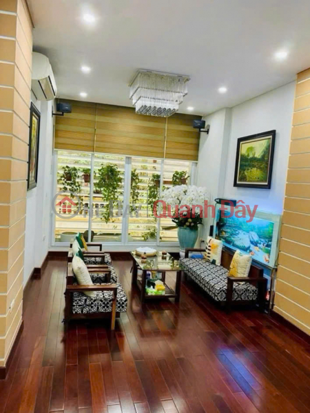 House for sale on Nguyen Chinh street, Tan Mai. Cars can park at the door and turn around. 45m2, price 10.8 billion. Vietnam, Sales, đ 10.8 Billion