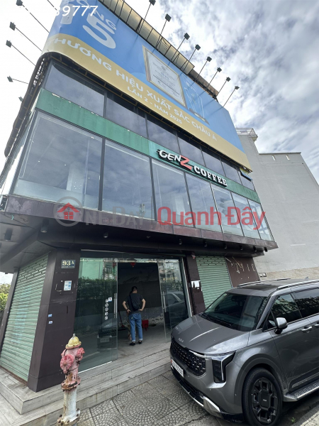 Property Search Vietnam | OneDay | Residential, Rental Listings Corner commercial space for rent on Nguyen Van Luong and Pham Van Chi streets, District 6, with beautiful view, suitable for cafe, shop, or office.