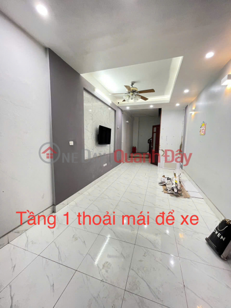 House for rent on Khuong Trung Street, 40m2, 5 floors, 4 bedrooms, for group of 7 people, office, company Rental Listings
