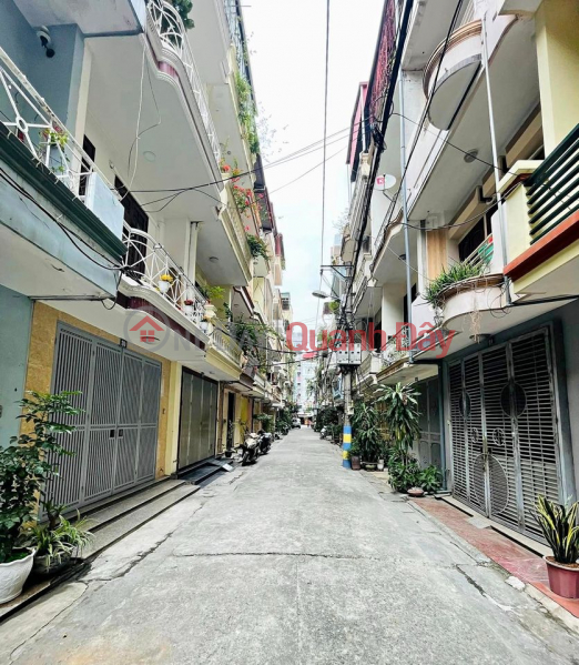 Property Search Vietnam | OneDay | Residential, Sales Listings Corner lot Ngoc Lam, Long Bien, area 50m2 * frontage 4.5m, near street, car access, price slightly over 9 billion