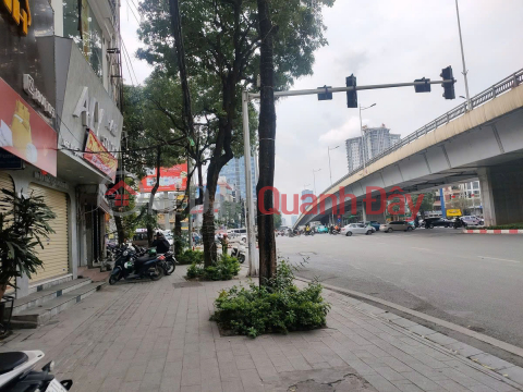 TON DUC THANG, DONG DA, 42M2, STREET FRONT HOUSE IN THE CENTER OF THE DISTRICT, BUSY BUSINESS, CONVENIENT SIDEWALK PARKING PRICE 20 _0