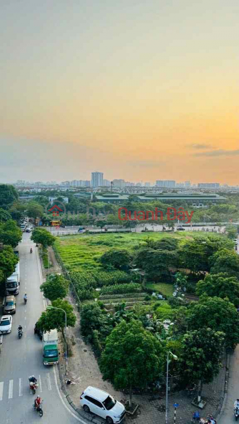 Long Bien commercial building, 255m x 8 floors, 17.5m frontage, cash flow 200 million\/month _0