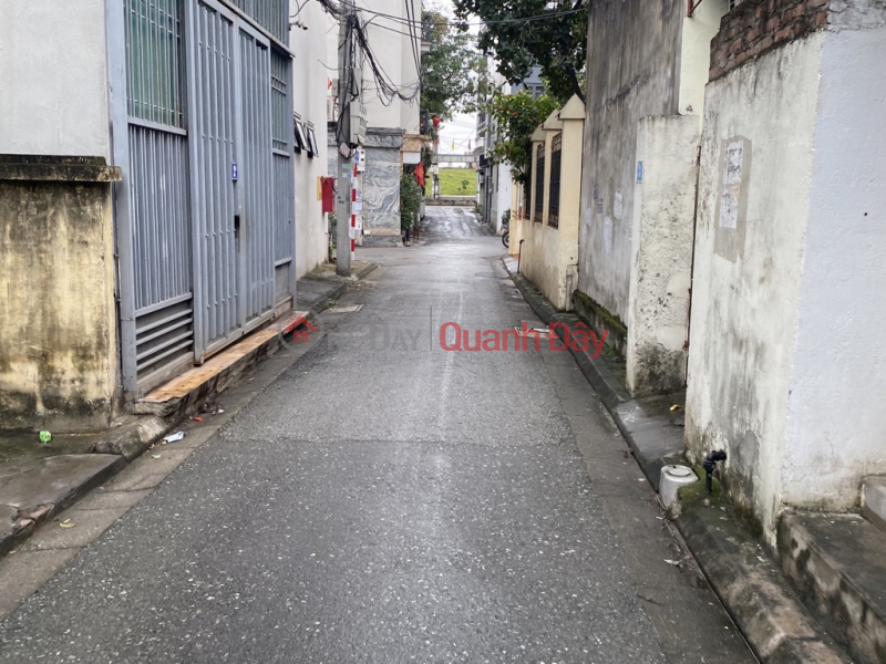 Land for sale in lane 293 Ngoc Thuy, 62m x 5.5m corner lot, small car through, just over 7 million, negotiable. Contact 0936123469 Sales Listings