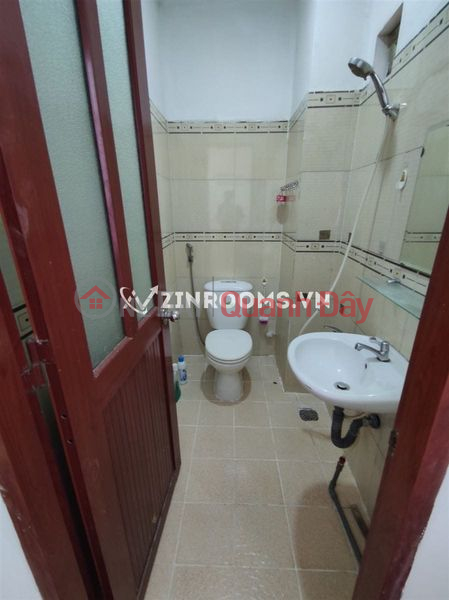 Room for rent in District 10 with balcony, Vietnam | Rental | đ 4.3 Million/ month