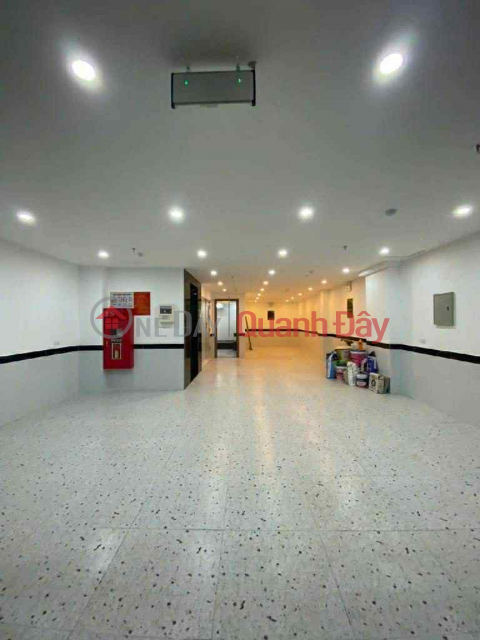 Co Linh mini apartment building, 100m x 8 floors, 26 high-end self-contained rooms, generating 130 million VND\/month in rental income. _0