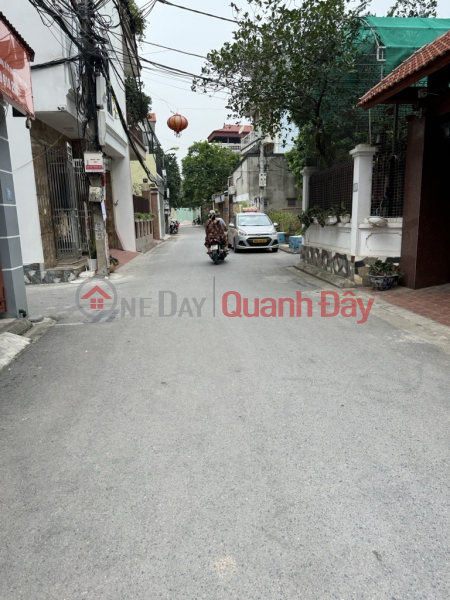 đ 10.9 Billion Land for sale in Duc Giang Long Bien, beautiful location, 75m wide car-passage road, frontage: 4m, 10 billion 9