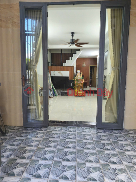 ► Sau MT Lê Đình Lý, 65m2, 2 tầng sạch đẹp, 3PN, sân rộng, nhỉnh 4 tỷ Niêm yết bán