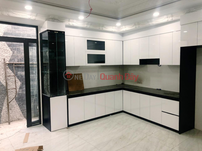 NHÀ LÊ VĂN QUỚI - GẦN CHỢ - 5 TẦNG MỚI ĐẸP LUNG LINH - 60M2 - HẺM XE TẢI - SỔ NỞ HẬU - GIÁ CHỈ HƠN 6 TỶ, Việt Nam Bán, ₫ 6,8 tỷ