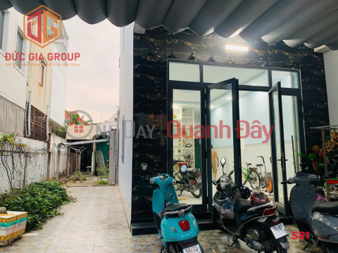 Bán Nhà lầu 230m2, gần chợ Tân Tiến, đường nhựa 7m thông, chỉ 7,6 tỷ _0