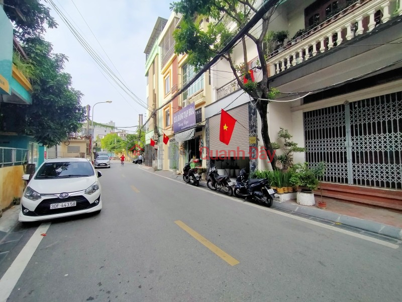 HOA LAM - BEAUTIFUL RESIDENT-BUILT HOUSE - BEAUTIFUL STREET LOCATION - VIET HUNG CENTER - BUSINESS - OFFICE - AFFORDABLE Sales Listings