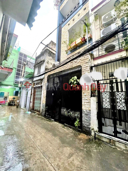 3m Cach Mang Thang Tam Alley, Ward 15, District 10 Sales Listings