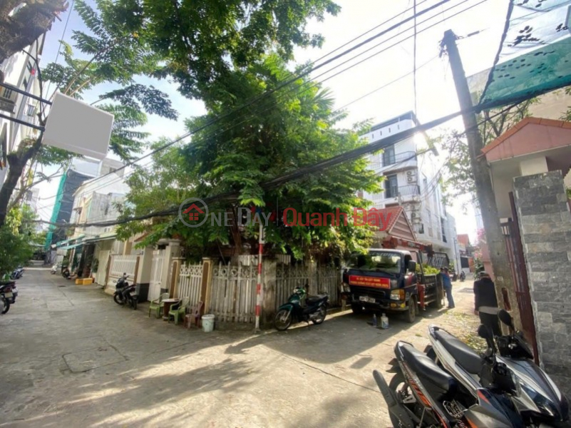 ► Phan Tu Garden House, walking distance to My Khe Beach, 3 open sides for car parking, 170m2, 11m wide, square Sales Listings