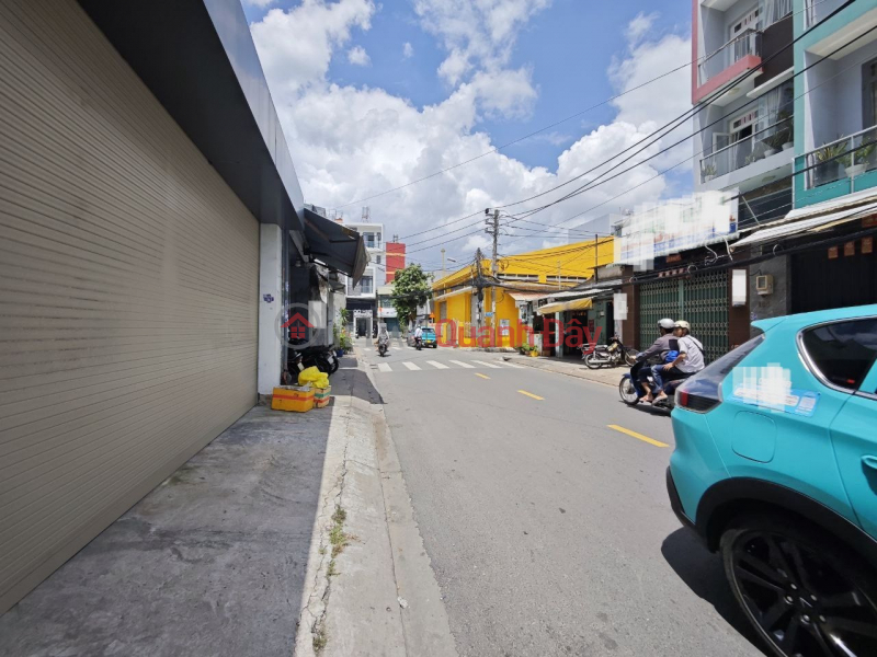 House for sale, 110m2 frontage, 5.5m wide - Trinh Dinh Trong Street - Tan Phu Sales Listings