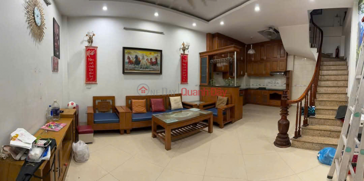 Whole house for rent on Chinh Kinh Street, Spa, nail, small business, online 52m2, 5 floors, 3Nkk, 15 million Rental Listings