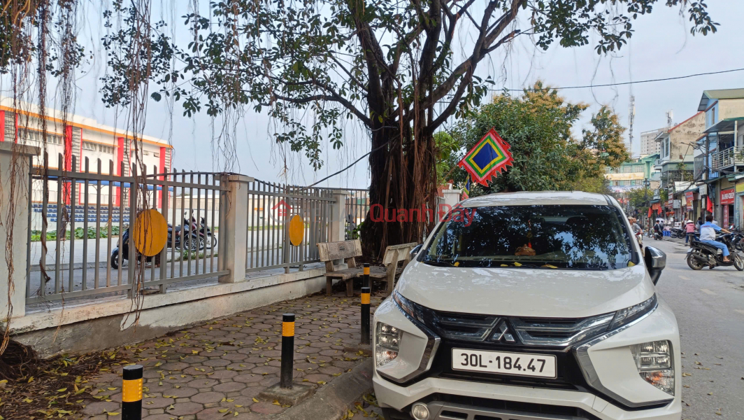 Urgent sale of a house on Thach Ban Street, Long Bien District, ideal for business, with ample space for cars to pass. Sales Listings