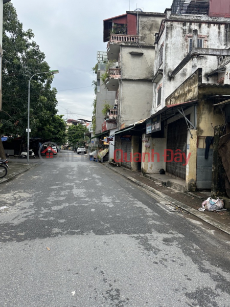 Land for sale in Ngoc Thuy, nice square car-avoiding area, right after opening, only a little over 6 billion. Contact 0936123469 | Vietnam Sales đ 6.4 Billion