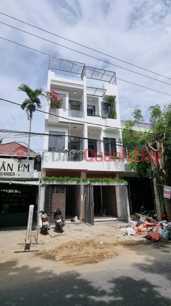 House in front of 7.5m Nguyen Khuyen street - the price is only equal to a masterpiece house Sales Listings