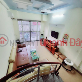 Selling Vinh Tien townhouse with 3 floors, parking all day, only 2.2 billion VND _0