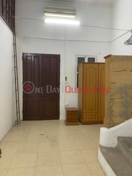 House for rent in lane 184 Tran Khat Chan, 3 floors x 30m2, 2 bedrooms, 7 million for family, group Rental Listings