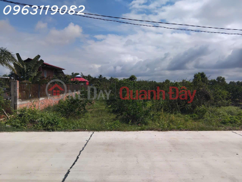 Selling a 2,794m2 plot of land (2.15 billion VND),own the land immediately, can be converted to residential land. _0